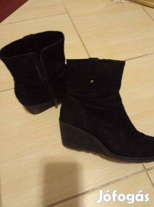 Női fekete 39 es boka csizmák