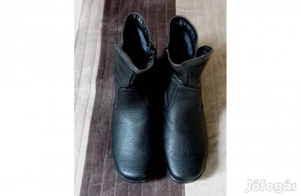 Női fekete, szőrmével bélelt, téli, bőr, félcsizma Új