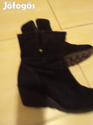 Női fekete boka csizmák 39 es 