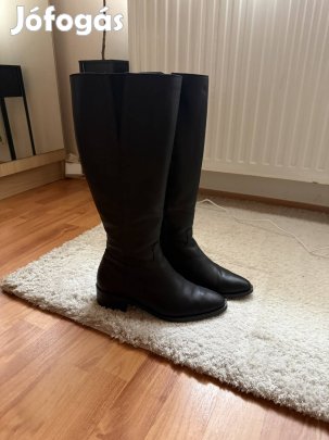 Női fekete csizma