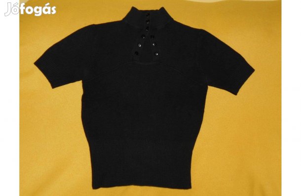 Női fekete pulóver, alkalmi, csinos, díszgombos. Kb. S - es