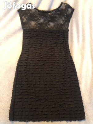 Női fekete ruha csipkés M méretű