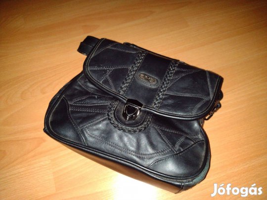 Női fekete táska