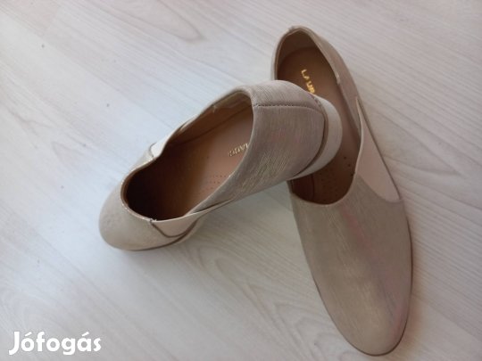 Női félcipő, kényelmes, bézs szinű