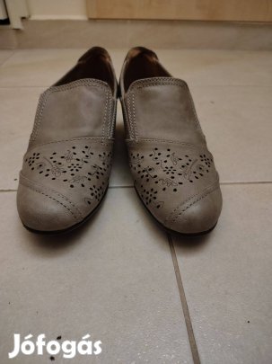 Női félcipő akciós áron eladó