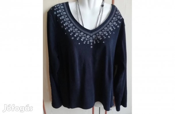 Női felső, fekete hímzett dekoltázsrésszel