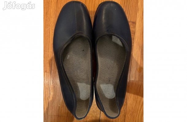 Női gumicipő sötétkék 40-es méretben