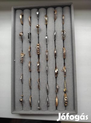 Női gyűrű Új! 35 db tartóban