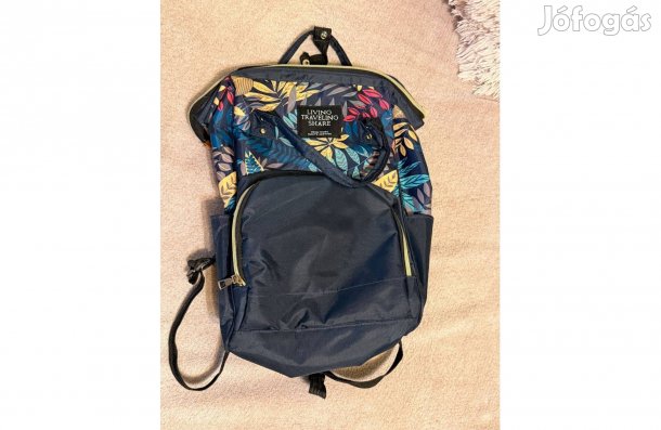 Női hátitáska kis hibával