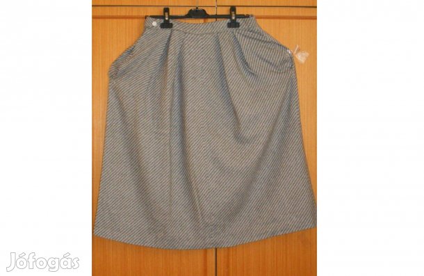 Női hosszú szoknya, bő, sportos, zsebes, puha szövet. 44-es