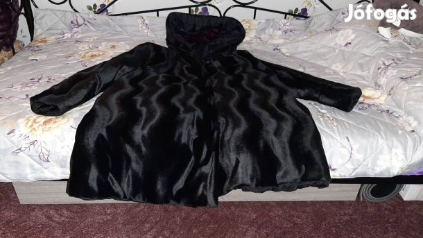 Női kabát - bő fazonú, (rövid műszőrme)