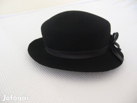 Női kalap, fekete