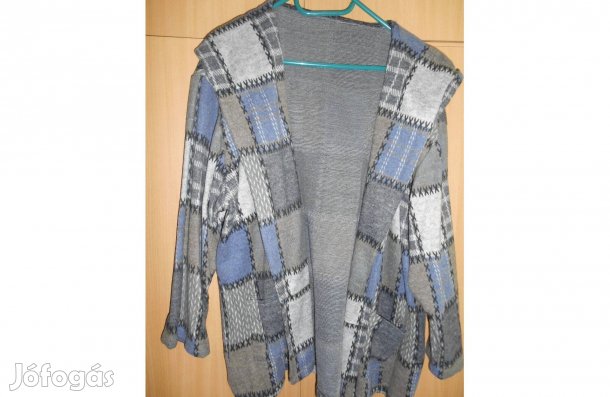 Női kapucnis.mintás blézer