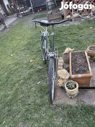 Női kerékpár, bicikli.