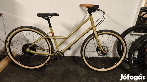 Női kerékpár városi