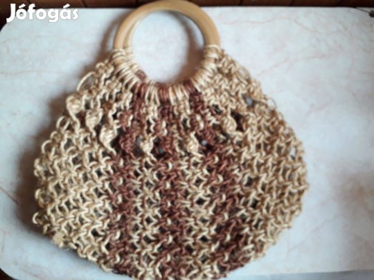 Női kézitáska természetes alapanyagból