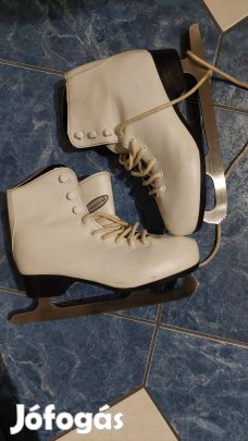 Női korcsolya 36