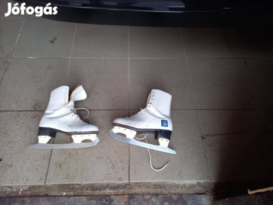 Női korcsolya eladó