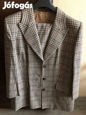 Női kosztüm eladó 50-es méretű