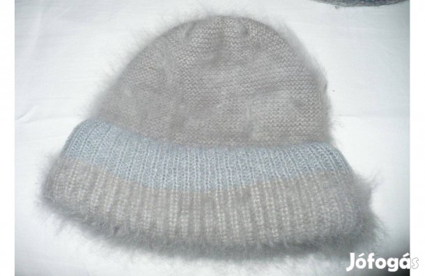 Női kötött mohersapka