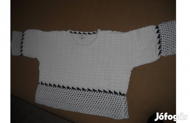 Női kötött pulóver