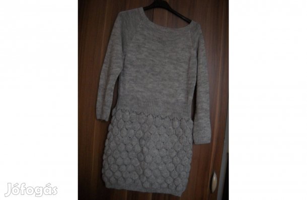 Női kötött ruha