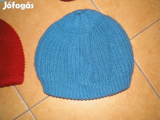 Női kötött sapka királykék színben szinte új