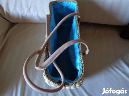 Nöi különböző stylusú táskák olcsón