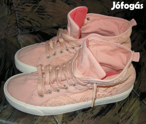 Női lazac színű csipkés vászon boka,sportcipő,szinte új,40-méret!
