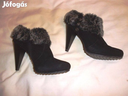 Női magas sarkú szörmés alkalmi cipő ujj