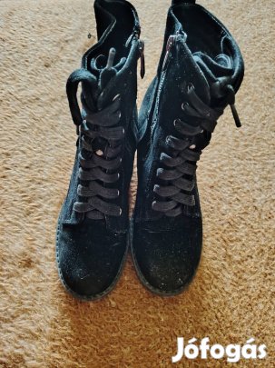 Női magas szárú cipő