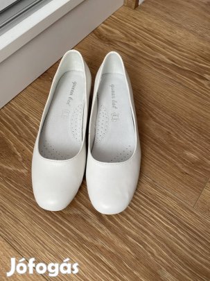 Női magassarkú fehér cipő 37