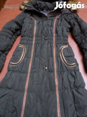 Női modern fekete steppelt kabát Újszerű