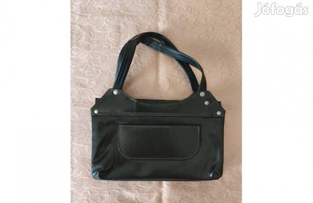 Női műbőr kézitáska