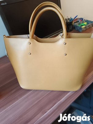 Noi nagymeretu taska