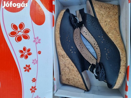 Női nyári cipő vadonatúj 40 - es . 