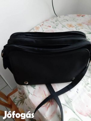 Női oldaltáska