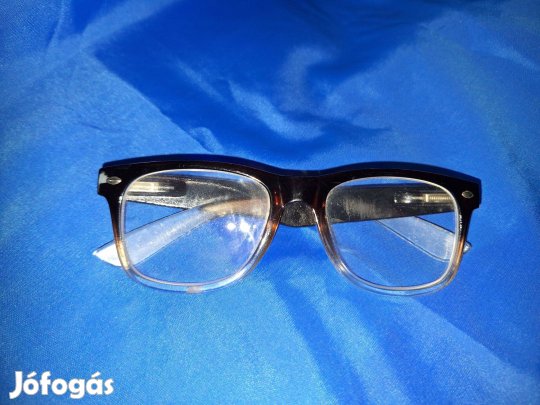 Női olvasó szemüveg ( 1.5-ös )