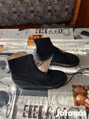 Női ortopéd bőr magasszárú cipő eladó