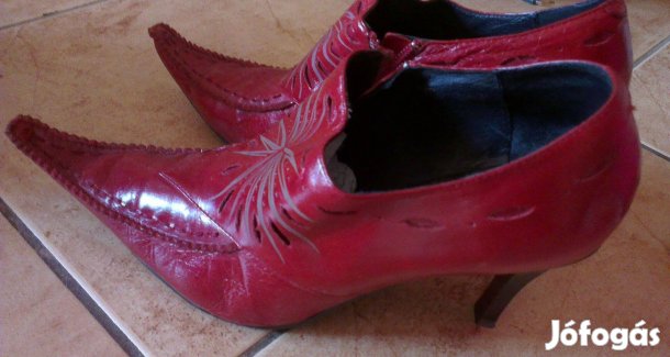 Női piros cipő, Nézz BE 39