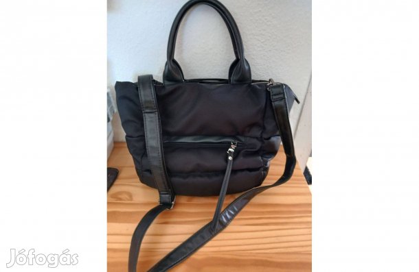 Női pufi táska eladó!