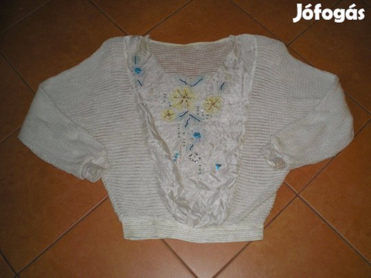 Női pulóver elején gyöngyökkel, flitterrel díszítve L-es XL-es L XL