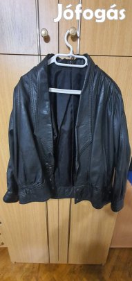 Női ruházat eladó