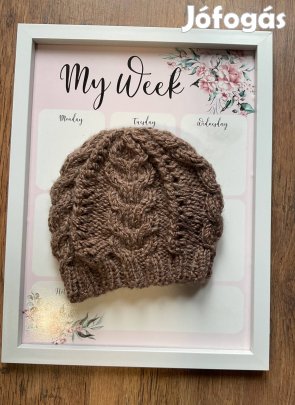 Női sapka, kézzel kötött