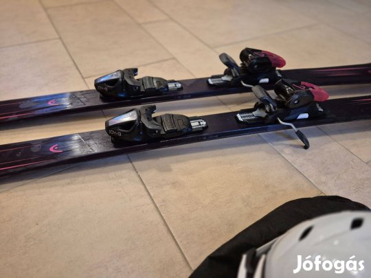 Női síléc, síbot, sísisak, síszemüveg