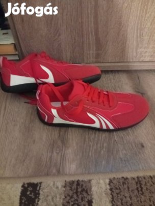 Női sportcipő
