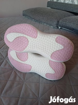Női sportcipő 