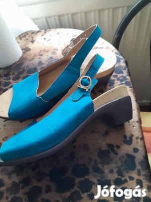 Női szandál kékszínű 38-as, és fekete 37-es méretben dobozában eladó!