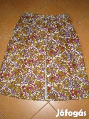 Női szoknya M-es M alig használt állapotban színes mintával