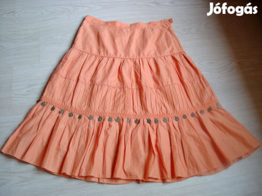 Női szoknya, Spiritüel, II. Erzsébet érmével